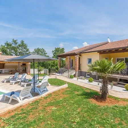 Tijana Villa *