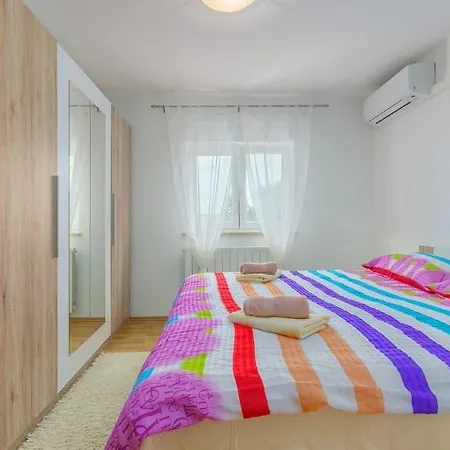 Tijana Villa *