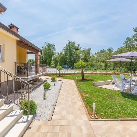 Tijana Villa *