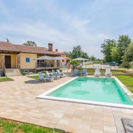 Tijana Villa *